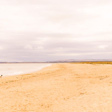 Dornoch Station Hotell Exteriör bild The beach at West Bay