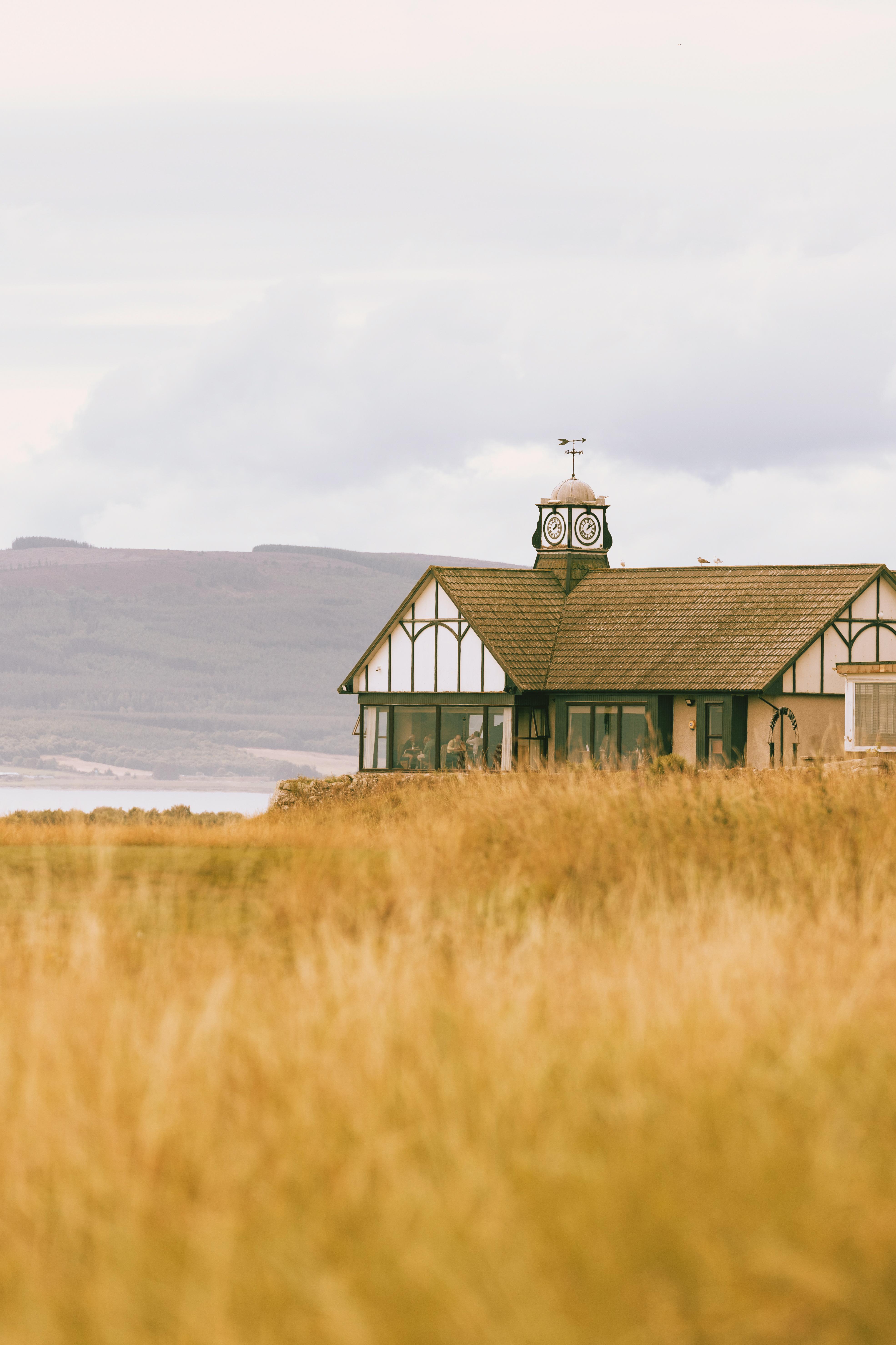 Dornoch Station Hotell Exteriör bild The Old Head Clubhouse