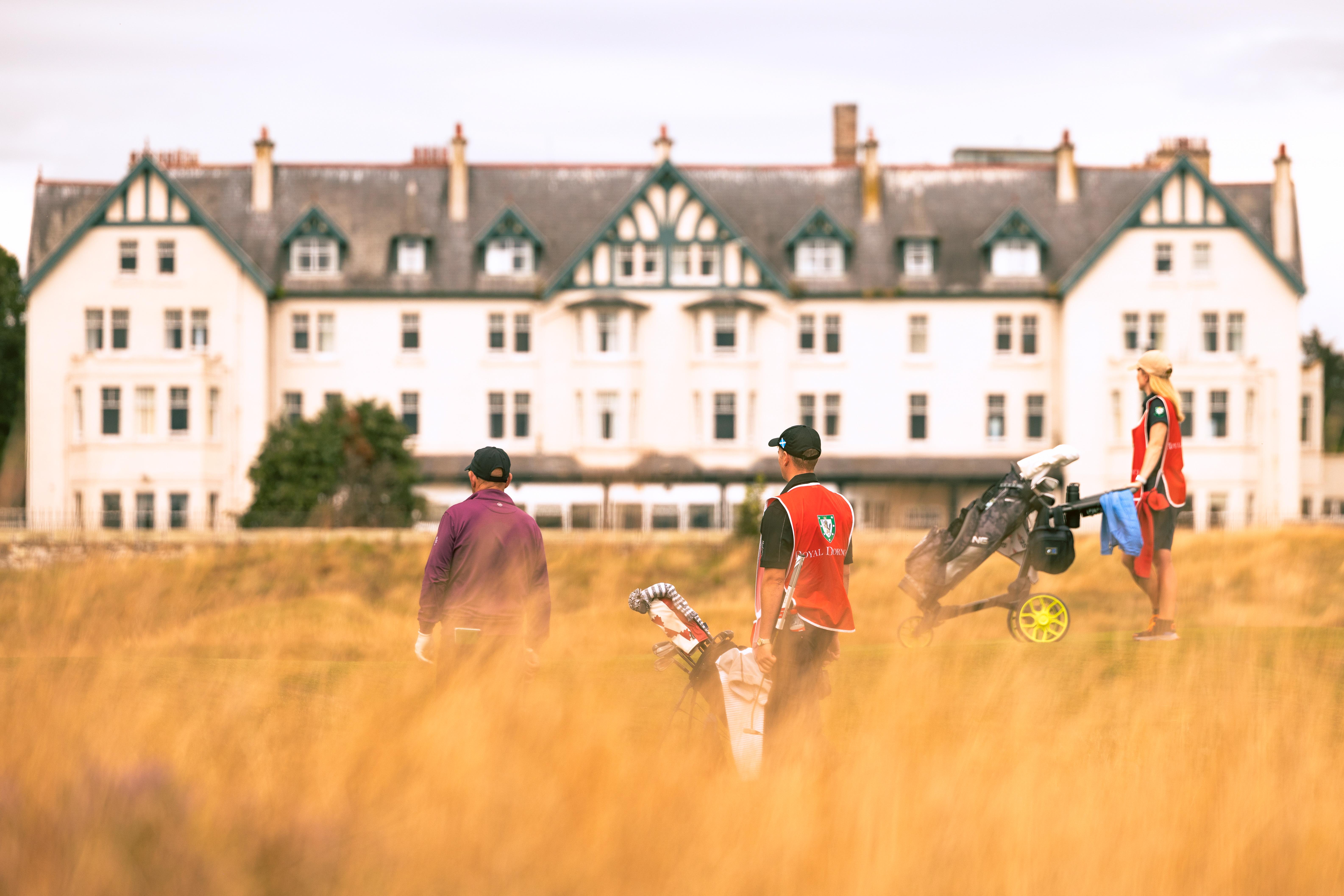 Dornoch Station Hotell Exteriör bild Golfers at the Old Course, St Andrews