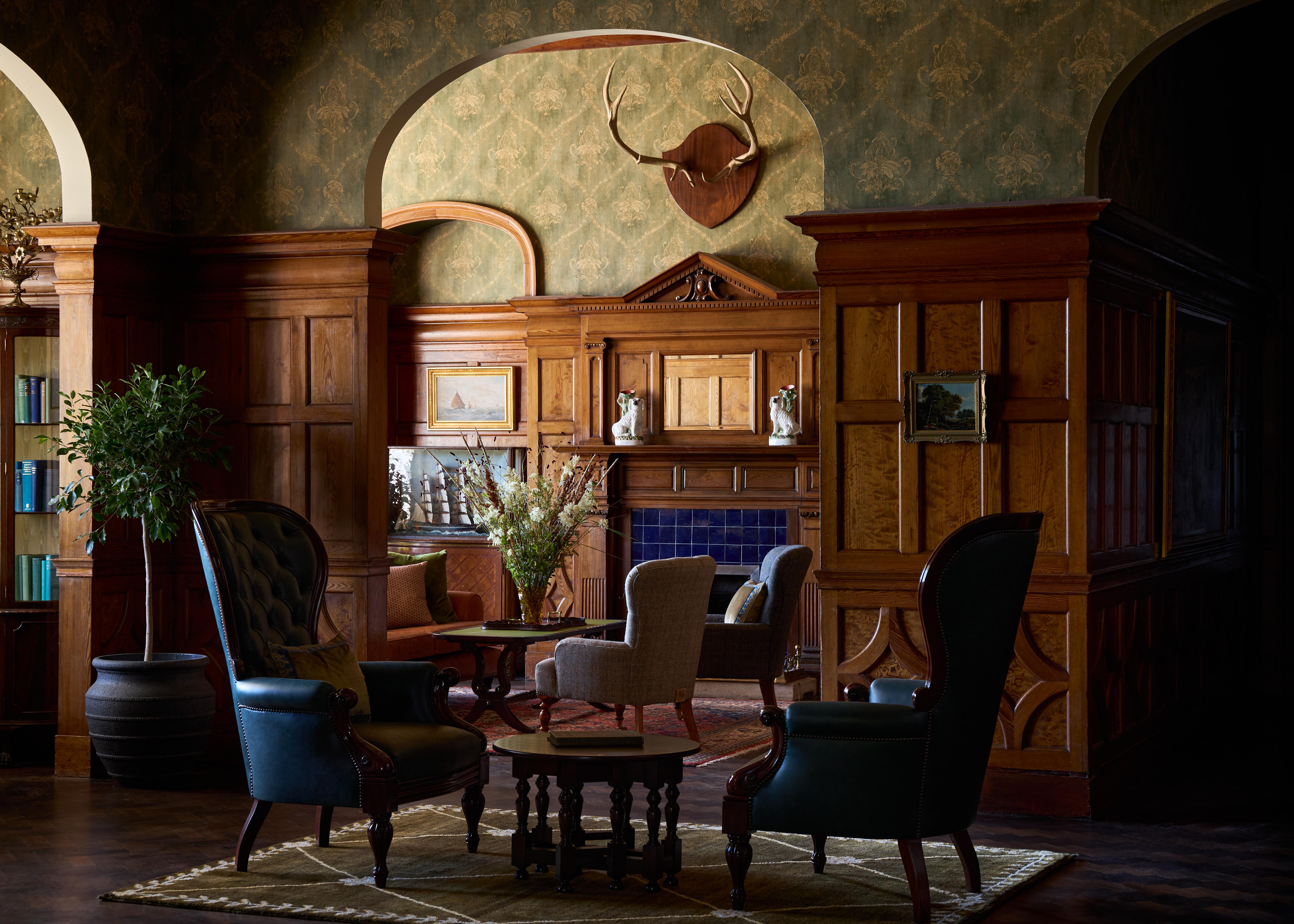 Dornoch Station Hotell Exteriör bild The library at the hotel