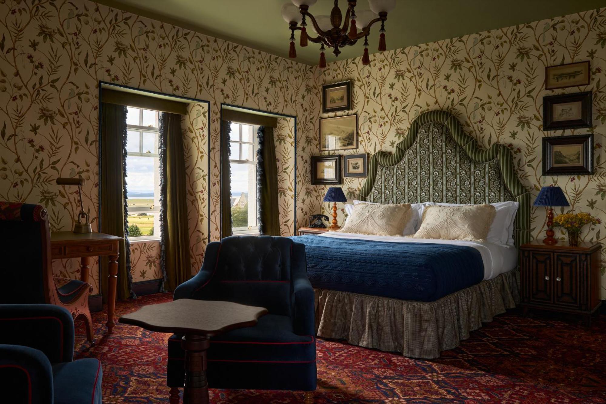 Dornoch Station Hotell Exteriör bild A bedroom at the hotel